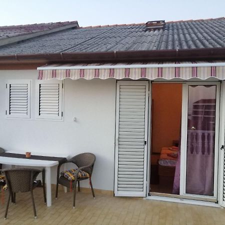 Smjestajni Objekt Padovan Banjol Exterior photo